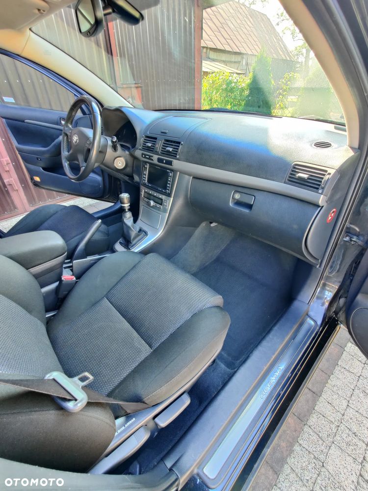Toyota Avensis 2.0 D-4D Sol plus+NAVI - 28