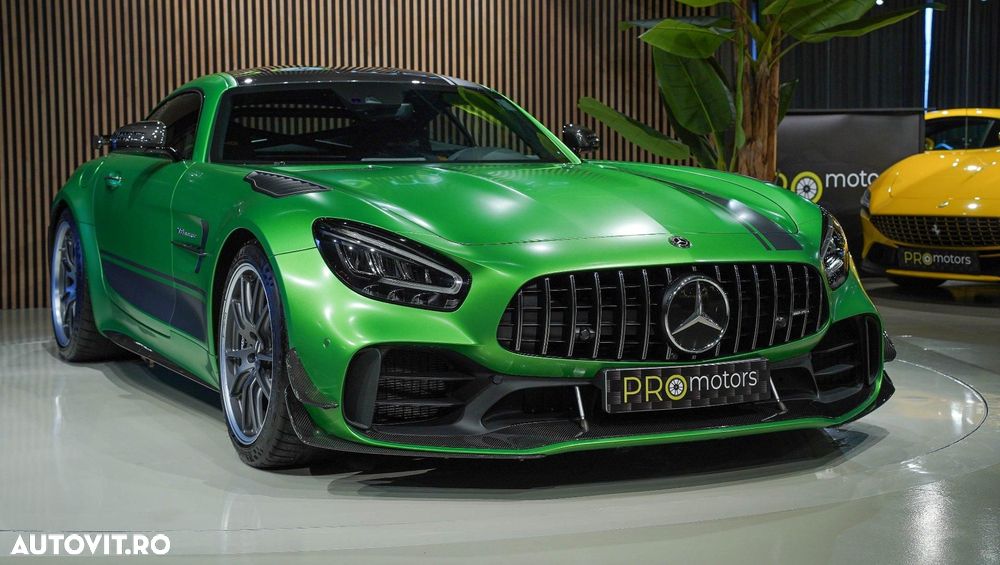 Mercedes-Benz AMG GT R - 13