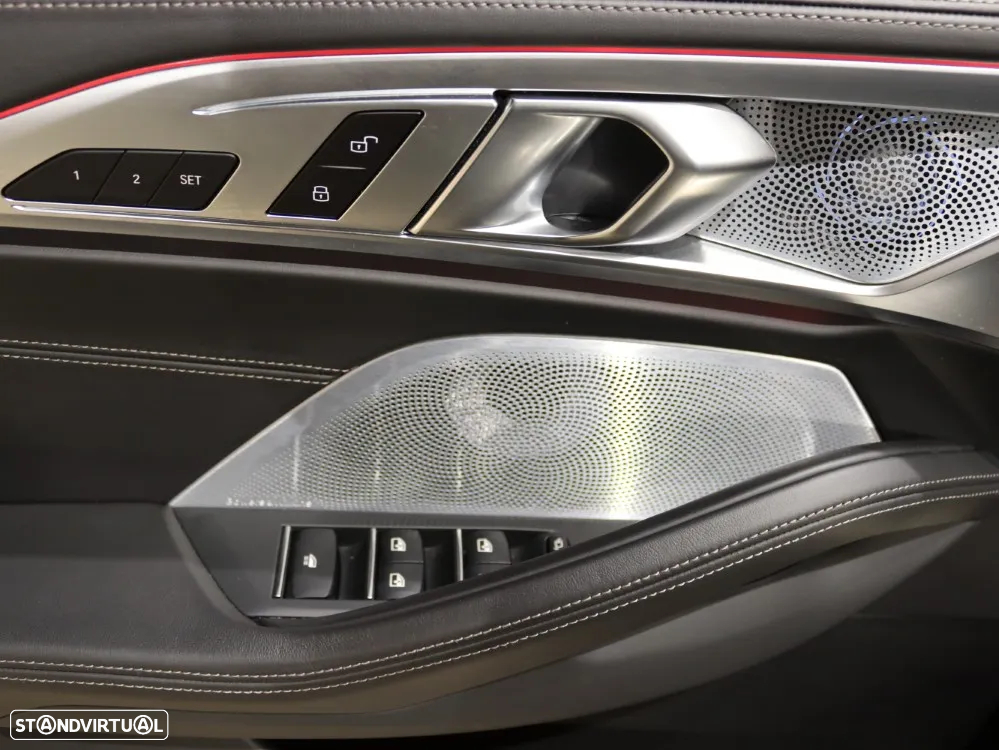 BMW M850i xDrive - 32