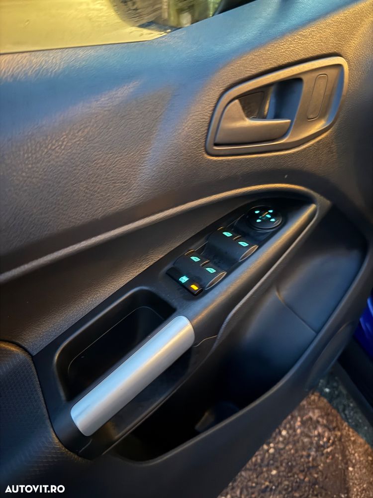 Ford Tourneo Connect - 15