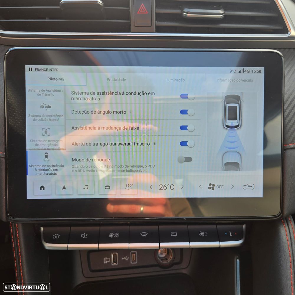 MG ZS EV 72.6 kWh Luxury - 30