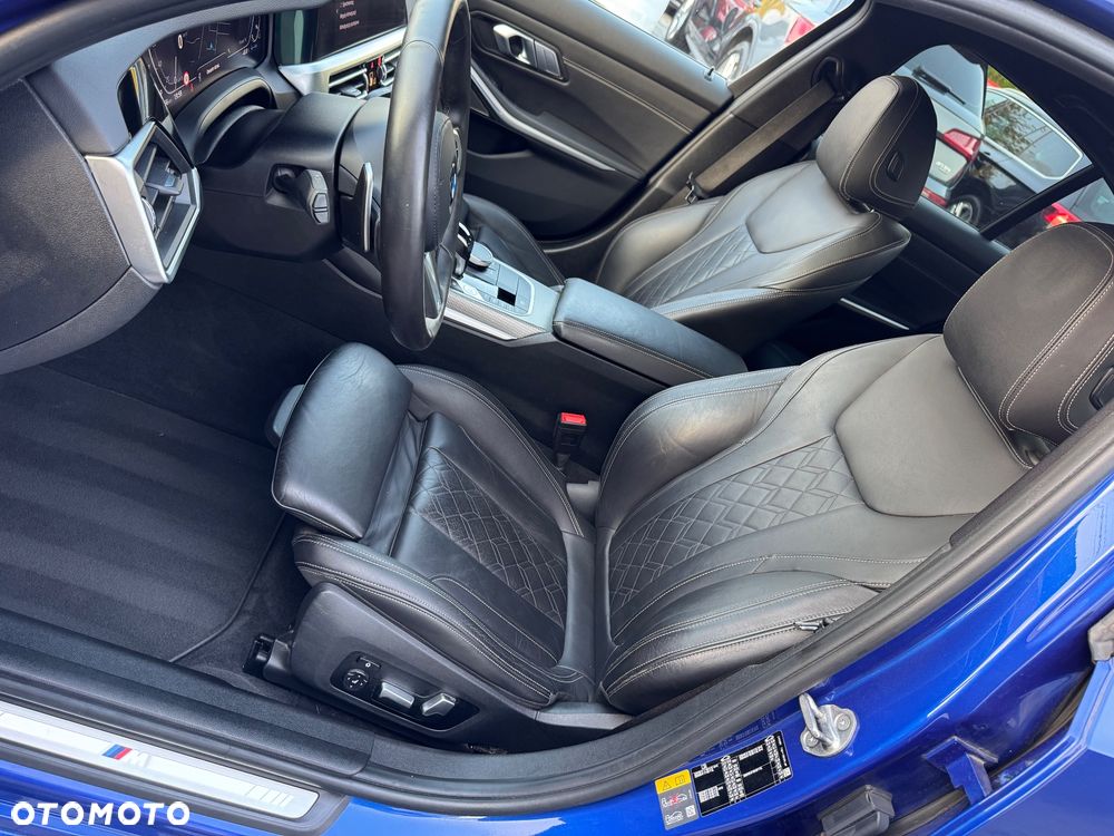 BMW Seria 3 330e M Sport - 15
