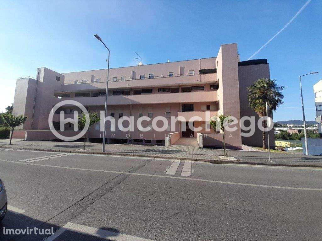 Escritório junto à Escola Secundária de Barcelos - Grande imagem: 2/6