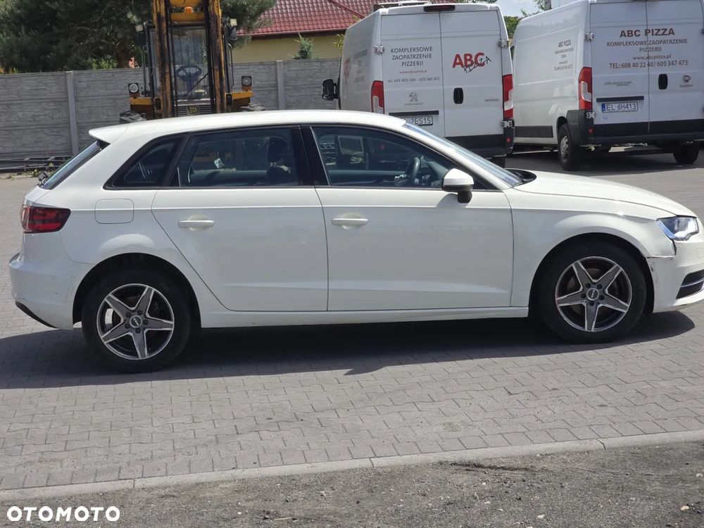 Audi A3 Sportback 1.2 TFSI Attraction - 2