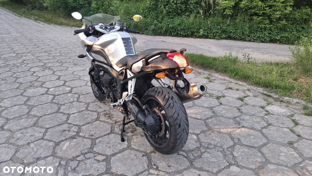 Na części Motocykl BMW K 1200 R Sport (0585,0595) silnik 1.2 16v 163 KM opona felga owiewka obudowa kanapa lusterko lampa Przełącznik Włącznik Sterownik Przewody Wiązka Instalacja Moduł Komputer Czujnik Listwa Pompa ABS Alternator Wtryski Rozrusznik Klimatyzacji Paliwa Wspomagania Kolektor Zawieszenie lagi Amortyzator Wydech Tłumik Zacisk hamulcowy chłodnica wentylator błotnik bak wspornik szybka owiewka ogon felga - 5