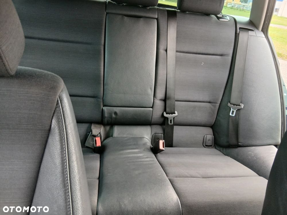 BMW Seria 3 325i - 22