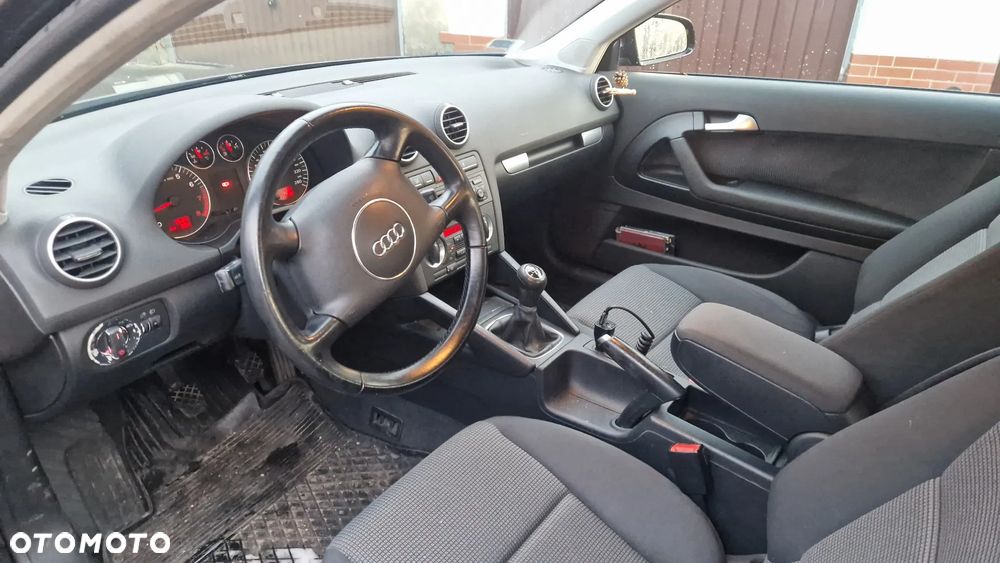 Audi A3 3-drzwiowe 1.6 Ambiente - 16