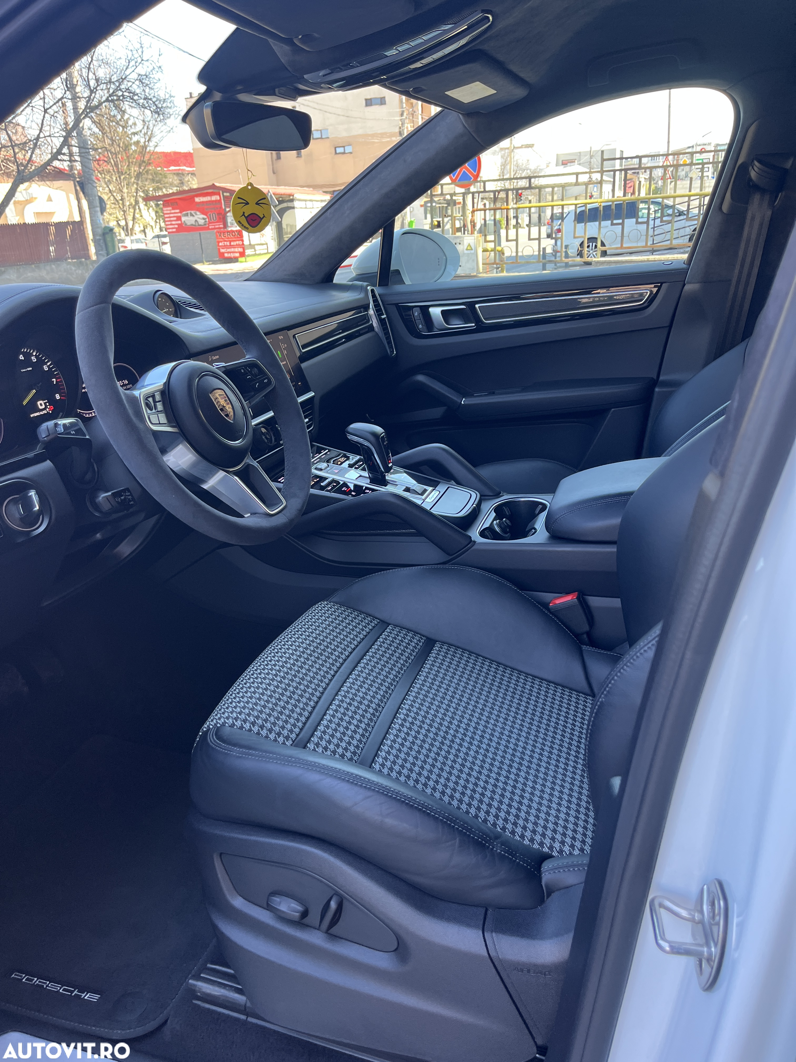 Porsche Cayenne Coupe E-Hybrid Tiptronic S - 17