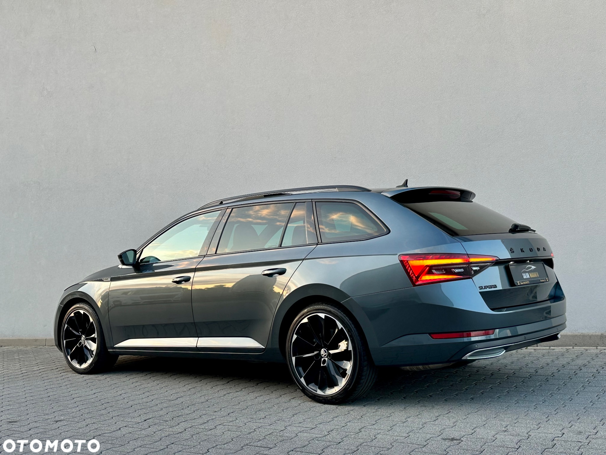 Skoda Superb 2.0 TDI DSG Sportline - 9