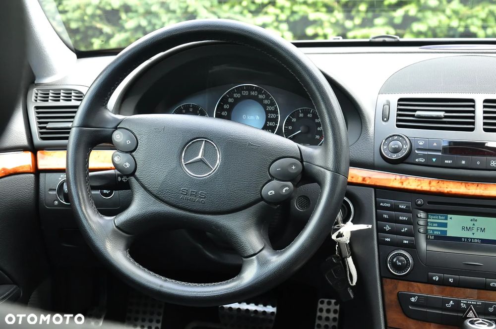 Mercedes-Benz Klasa E - 28