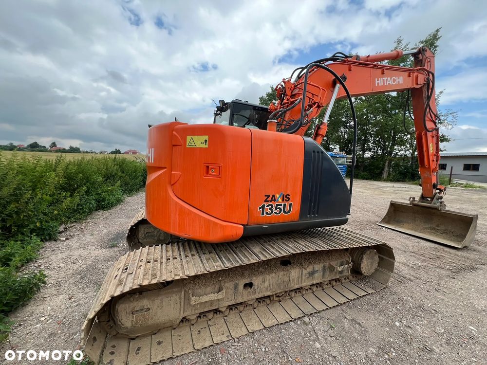 Hitachi ZX135 US - 4