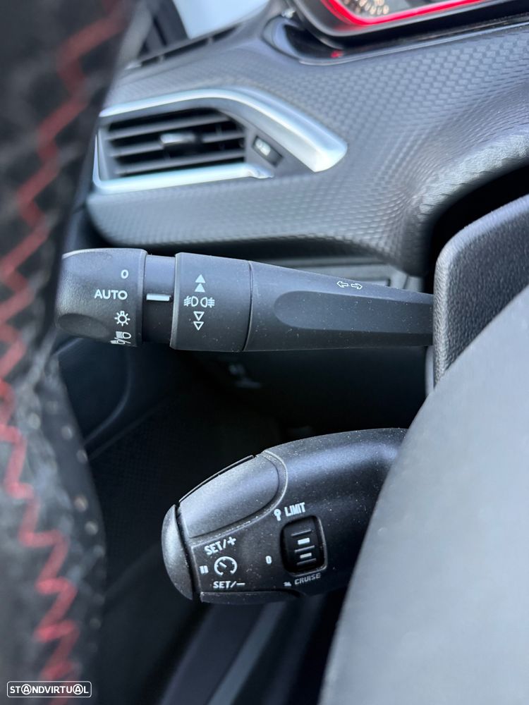 Peugeot 2008 1.2 PureTech GT Line EAT6 - 21