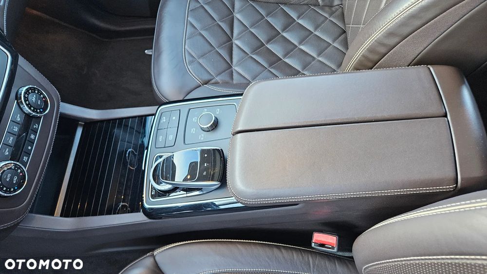 Mercedes-Benz GLS - 20