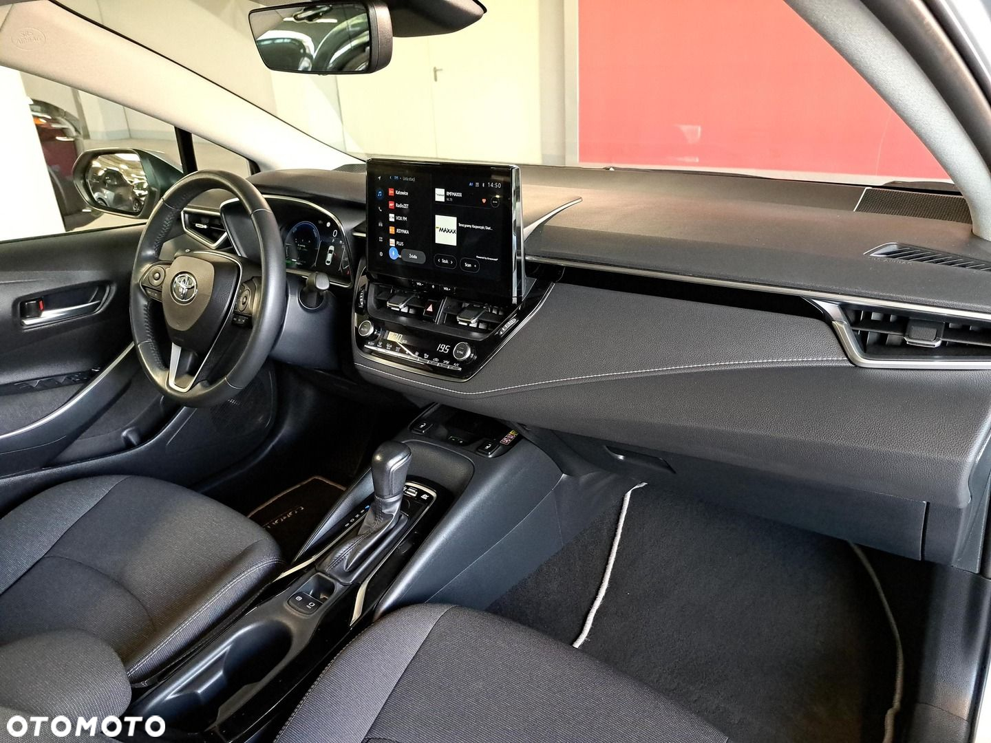 Toyota Corolla 1.8 Hybrid Comfort - 17