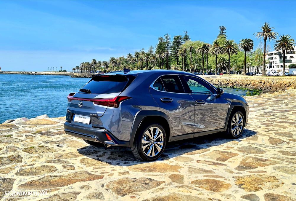 Lexus UX 250h Sport - 5