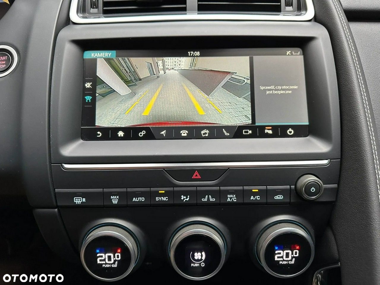 Jaguar E-Pace - 21