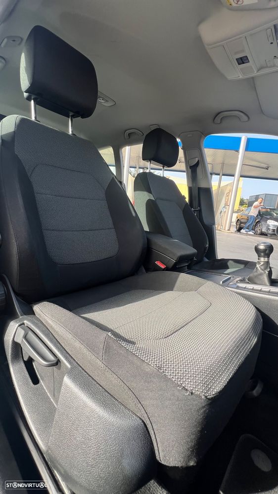 VW Passat Variant 1.6 TDI BlueMotion - 17