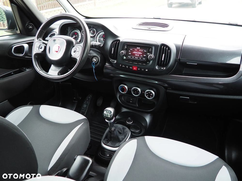 Fiat 500L 1.4 16V Urban Edition - 32
