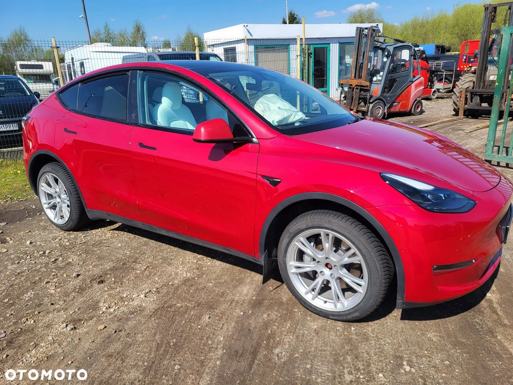 Tesla Model Y - 1