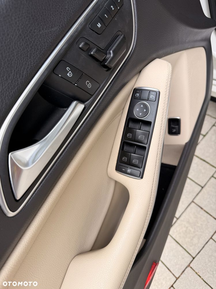 Mercedes-Benz CLA 250 7G-DCT Urban - 16