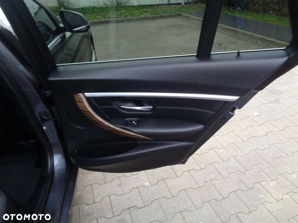 BMW Seria 3 320d Sport Line - 21