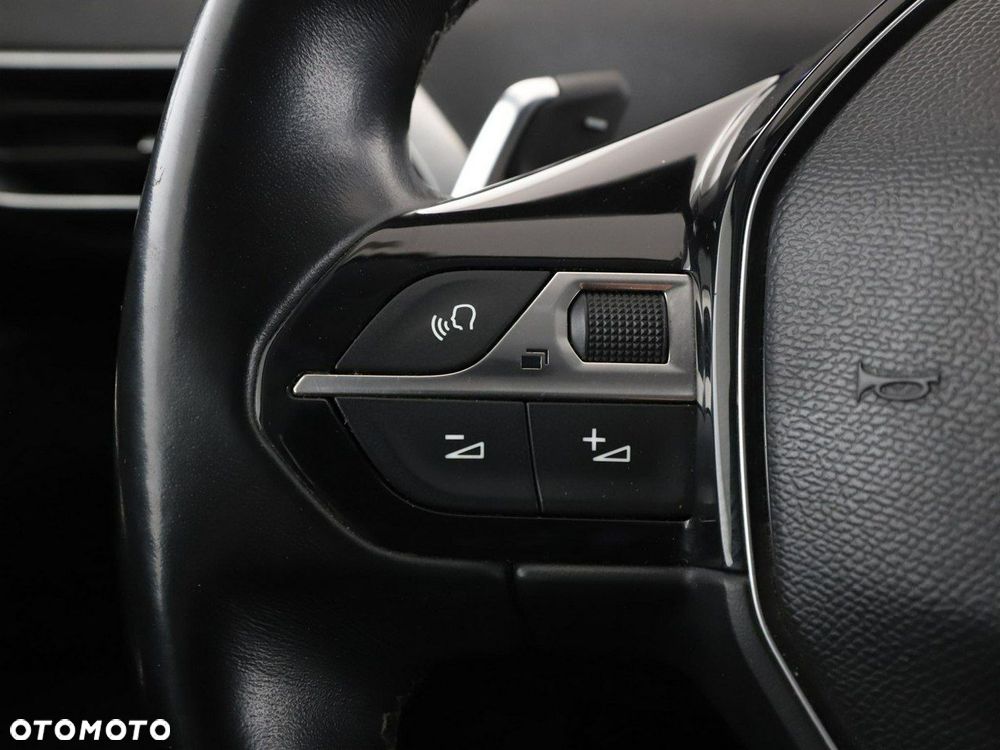 Peugeot 5008 1.2 PureTech Active S&S EAT6 - 32