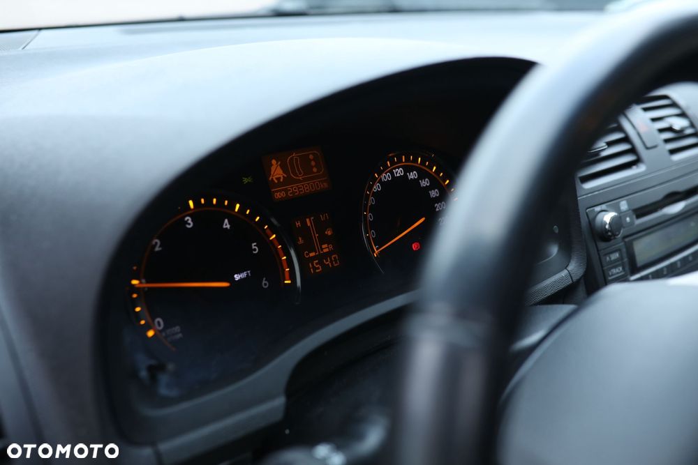 Toyota Avensis 2.0 D-4D - 8