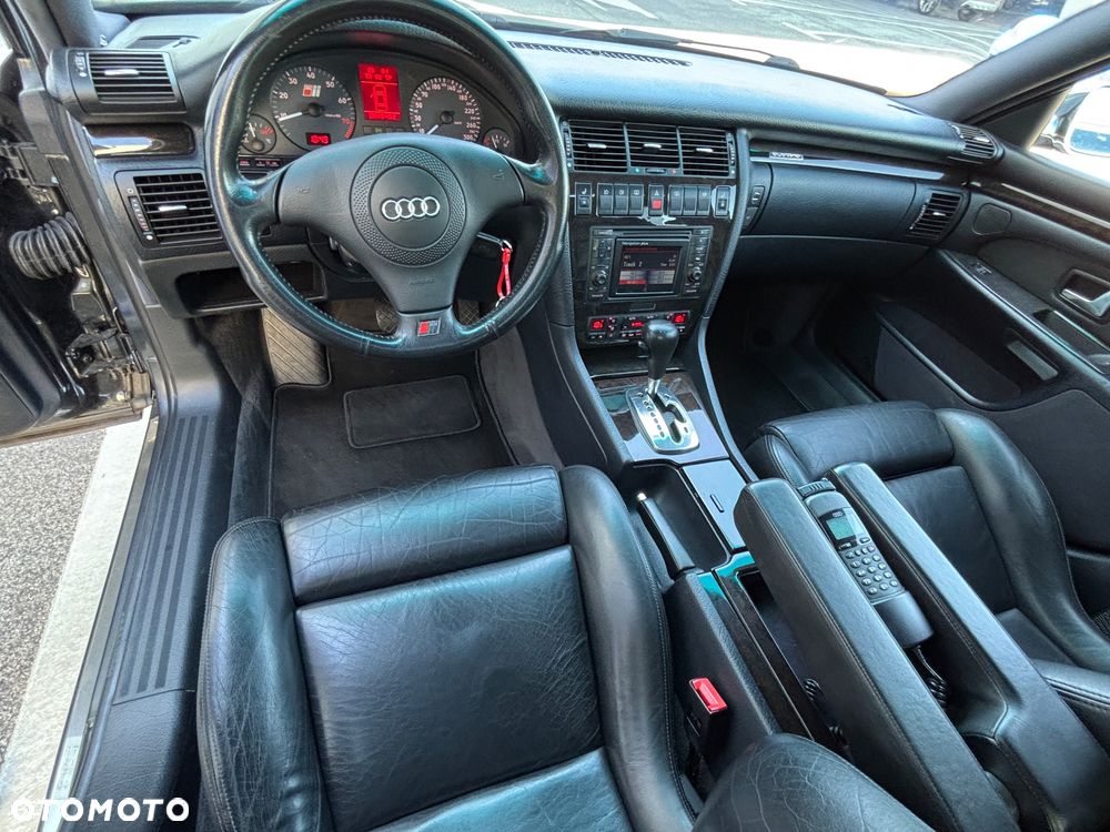 Audi S8 - 18