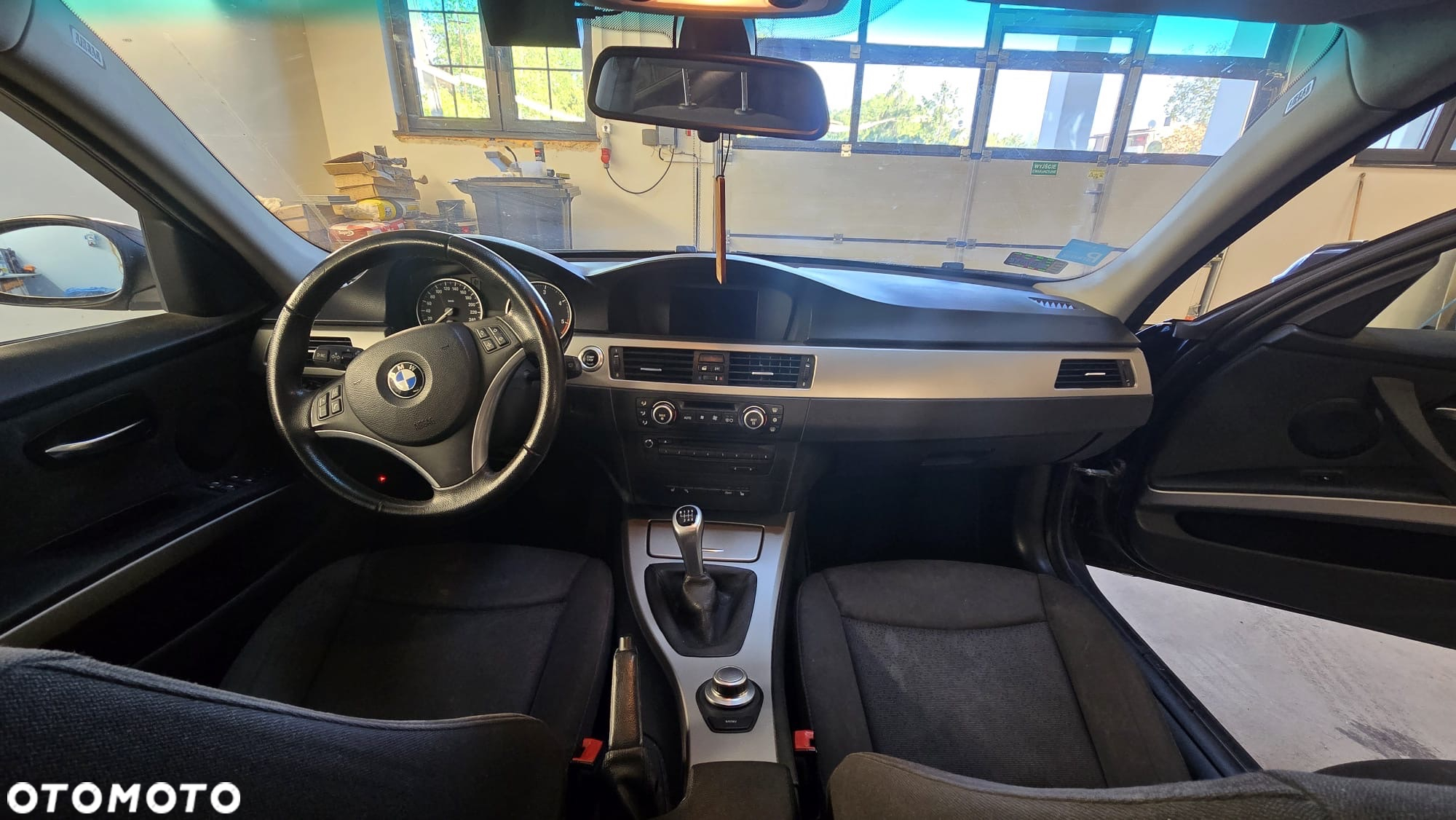 BMW Seria 3 318d - 15