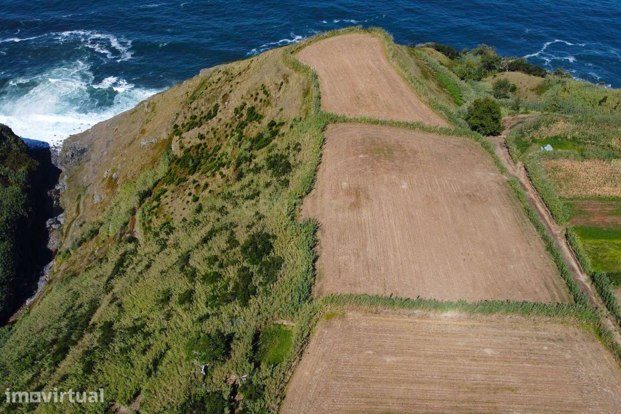 Terreno único com 71.140 m² em primeira linha de mar, com acesso ao oc - Grande imagem: 5/8