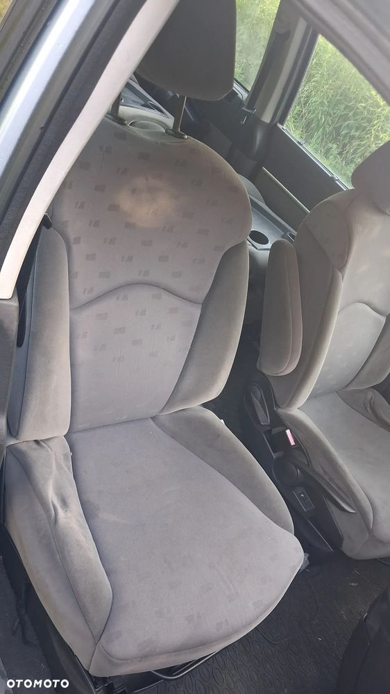 Na części Peugeot 807 silnik 2.0 HDI 107 KM RHM (DW10ATED4) lakier EYL skrzynia maska zderzak drzwi klapa szyba fotel kanapa lusterko lampa deska GWARANCJA !!! Przód Tył Zestaw Komplet Drzwi Klapa Zderzak Błotnik Maska Grill Atrapa Szyba Pas Lampa Lusterko Boczki Fotel Kanapa Kokpit Deska Rozdzielcza Przełącznik Włącznik Sterownik Przewody Wiązka Instalacja Moduł Komputer Czujnik Listwa Pompa Alternator Wtryski Głowica Rozrusznik Kompresor Sprzęgło Dwumas Silnik  Skrzynia ABS Klimatyzacji Paliwa Wspomagania Kolektor Turbina Przepustnica Zawór Chłodnica Koło Hak Belka Sanki Zawieszenie Mcpherson Półoś Amortyzator Wydech Tłumik Zacisk Most - 13