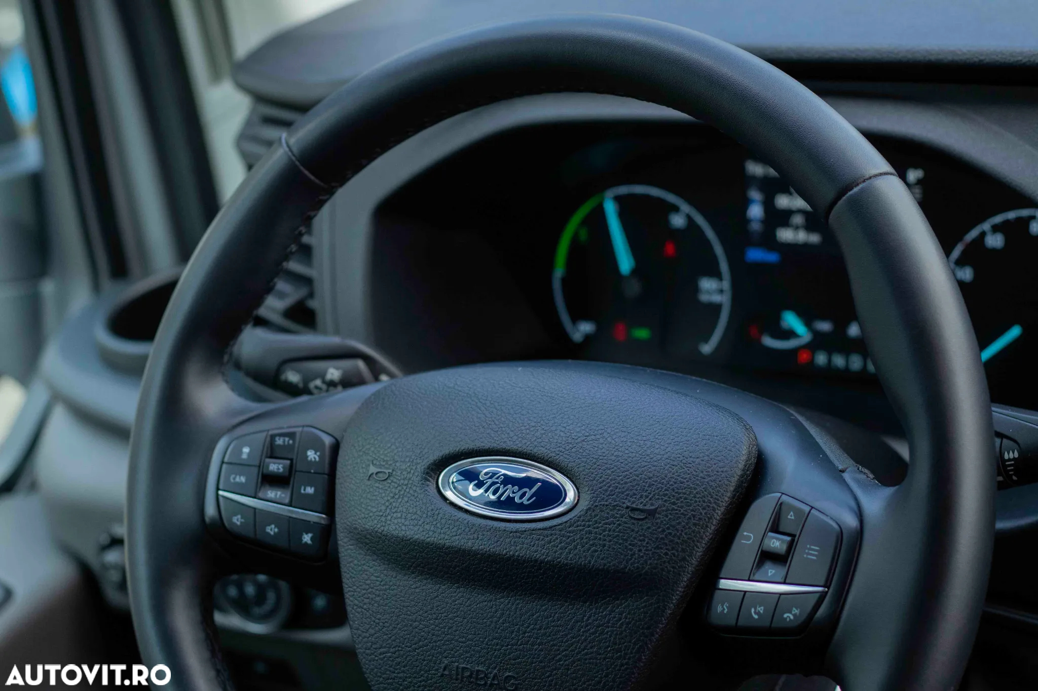 Ford E-Transit - 27