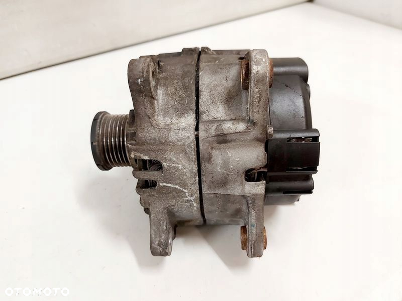 AUDI A4 B8 A5 8T 2.0 TDI ALTERNATOR 04L903017A - 8