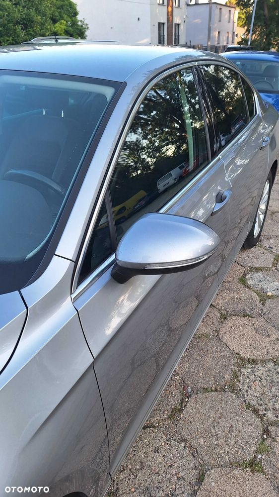 Volkswagen Passat - 11