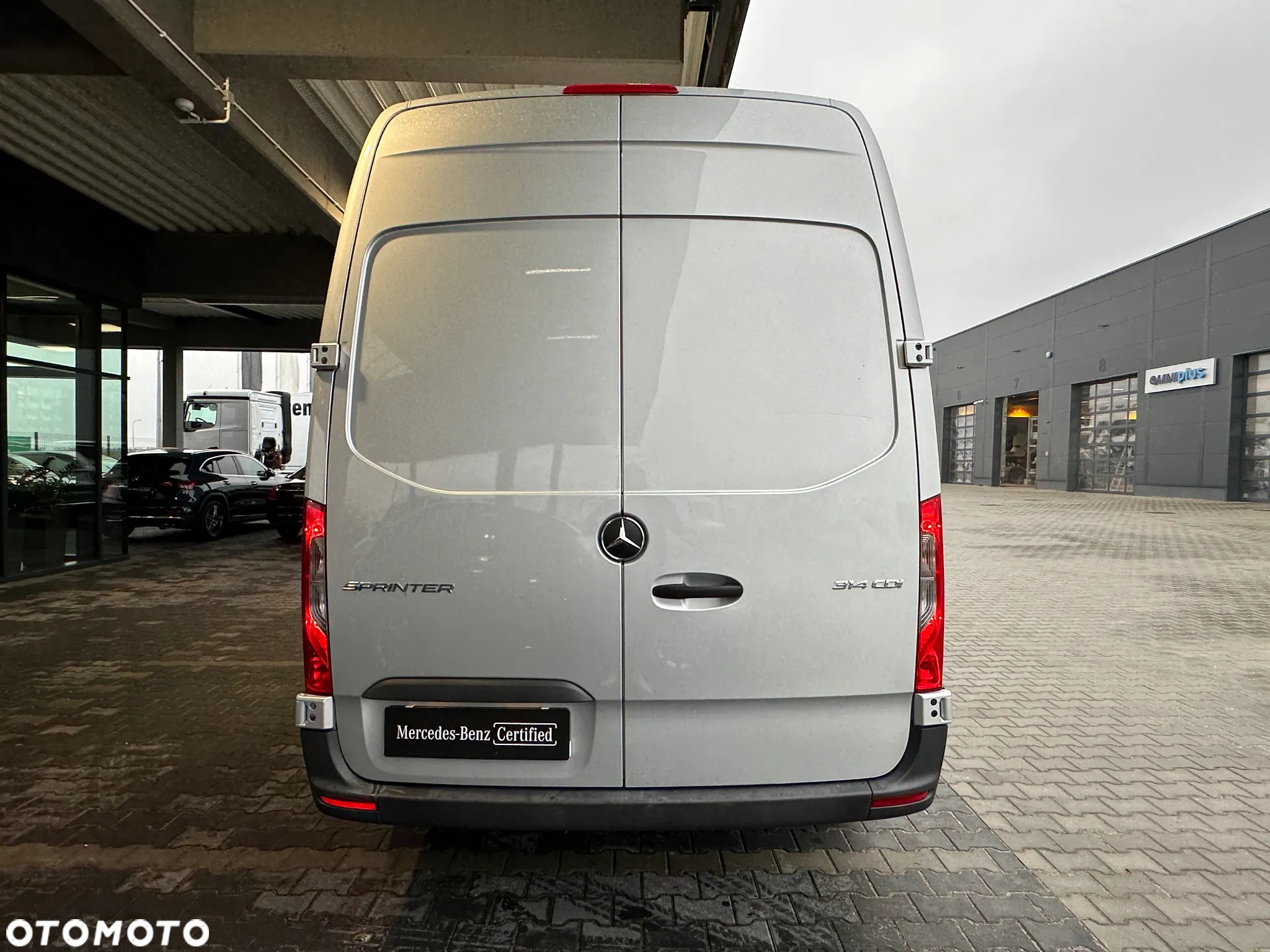 Mercedes-Benz Sprinter - 4