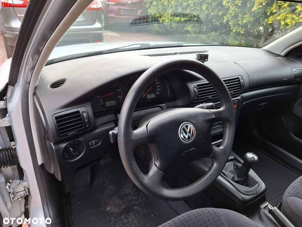 Volkswagen Passat - 16