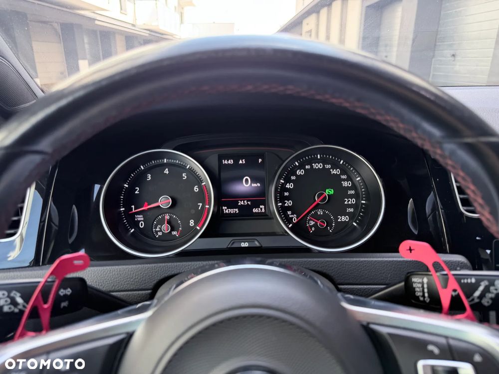 Volkswagen Golf - 38