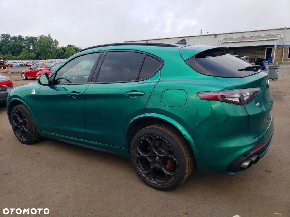 Alfa Romeo Stelvio - 7