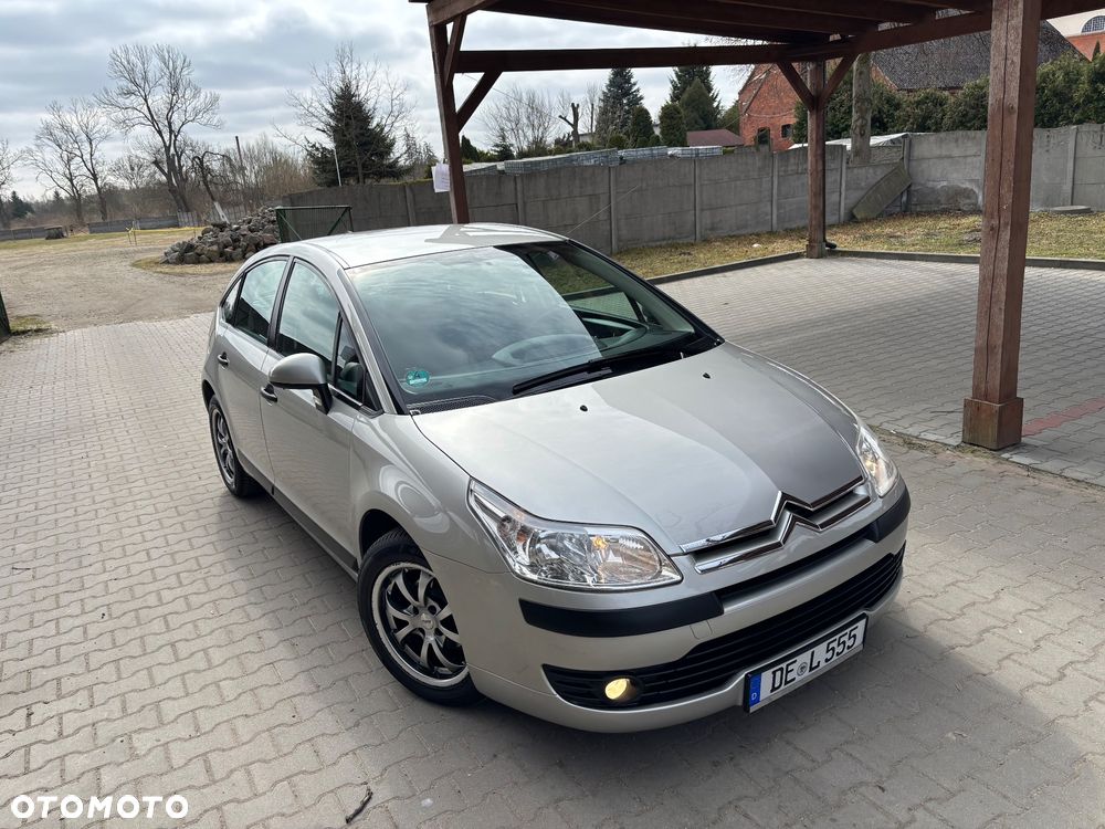 Citroën C4 1.4 16V Style - 1