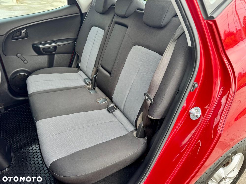 Kia Venga 1.4 CVVT Attract - 12