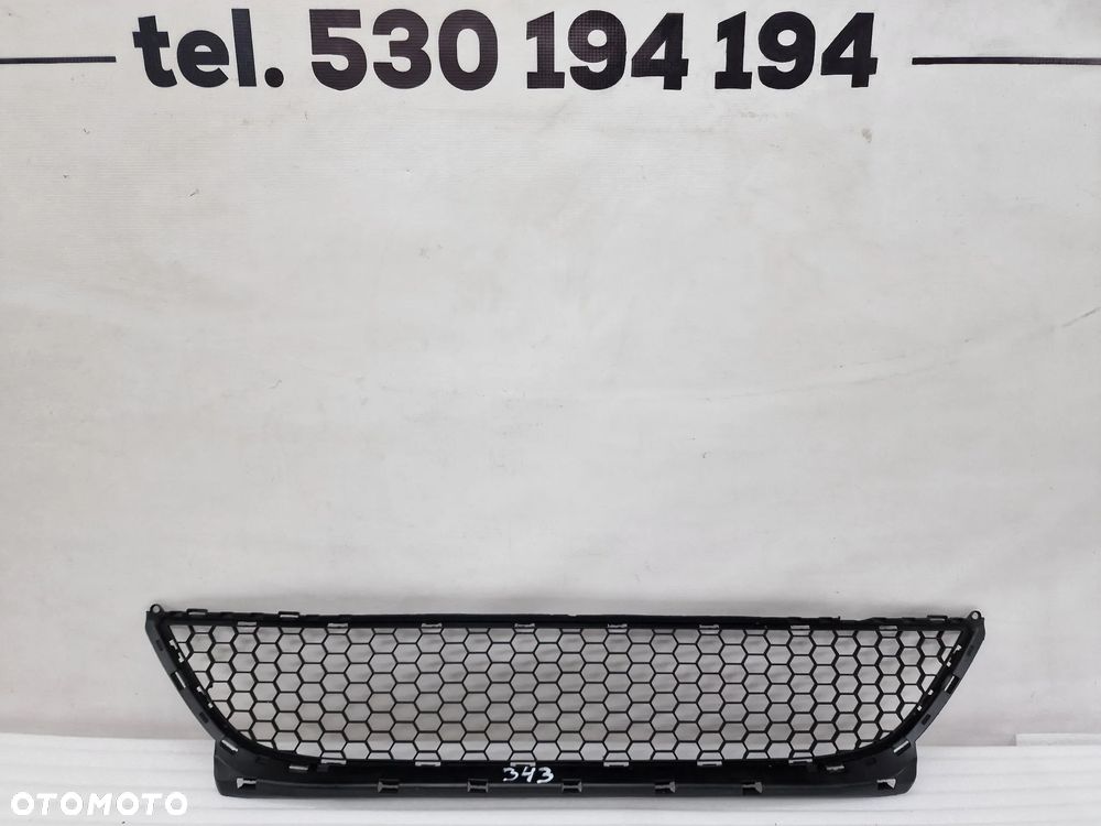 DACIA LOGAN I LIFT 09- KRATKA ŚRODKOWA ZDERZAKA PRZEDNIEGO , NR 8200752803 , NR AUKCJI K343 - 1