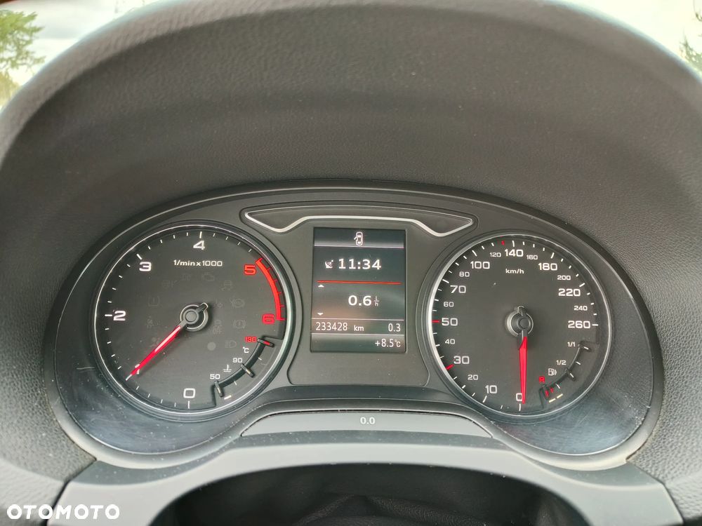 Audi A3 Sportback 1.6 TDI DPF Ambition - 25