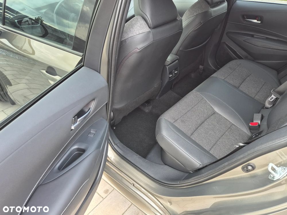 Toyota Corolla - 16