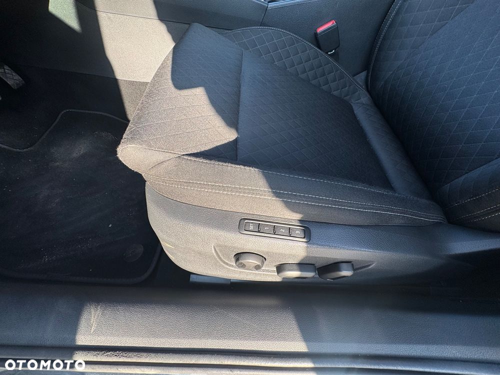 Skoda Superb Combi 2.0 TDI DSG Premium Edition - 36