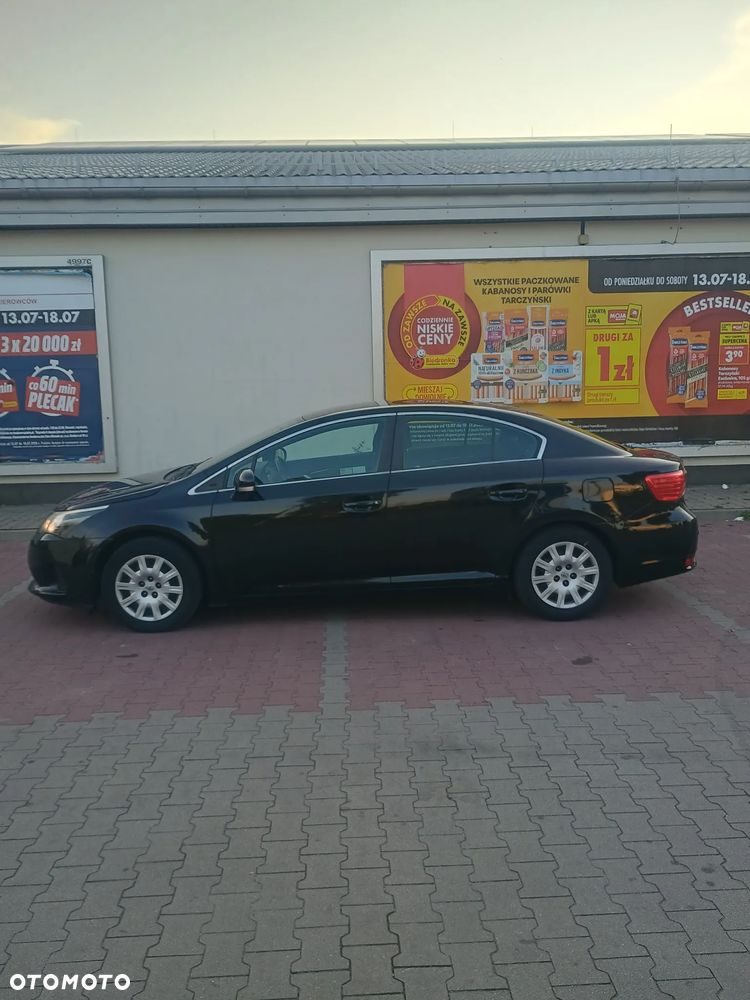 Toyota Avensis - 8