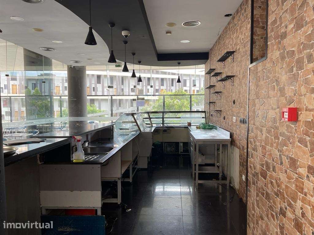 Espaço Comercial - localizado em São Martinho Funchal - Grande imagem: 4/19