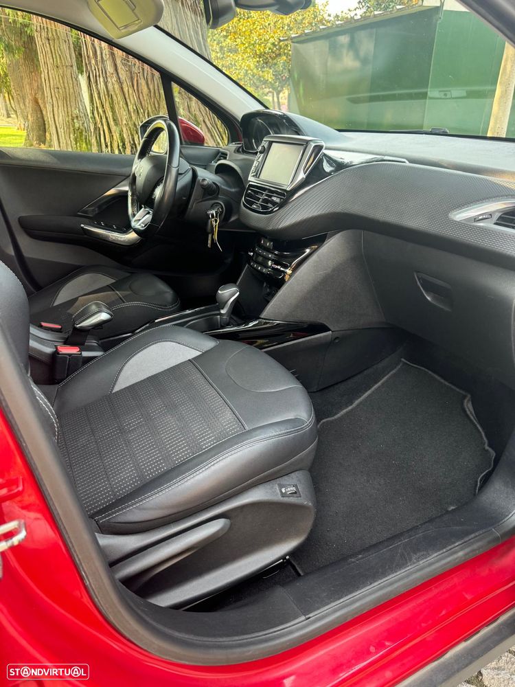 Peugeot 2008 PureTech 110 Stop&Start EAT6 Allure - 13