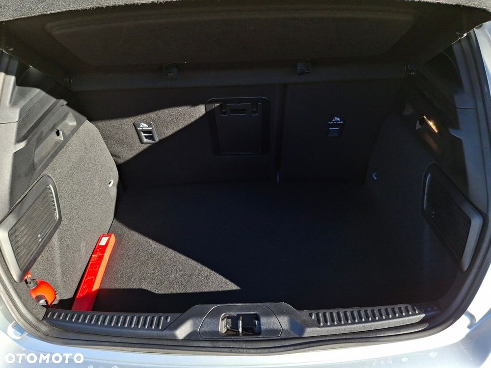 Ford Focus 1.0 EcoBoost mHEV ST-Line X - 24