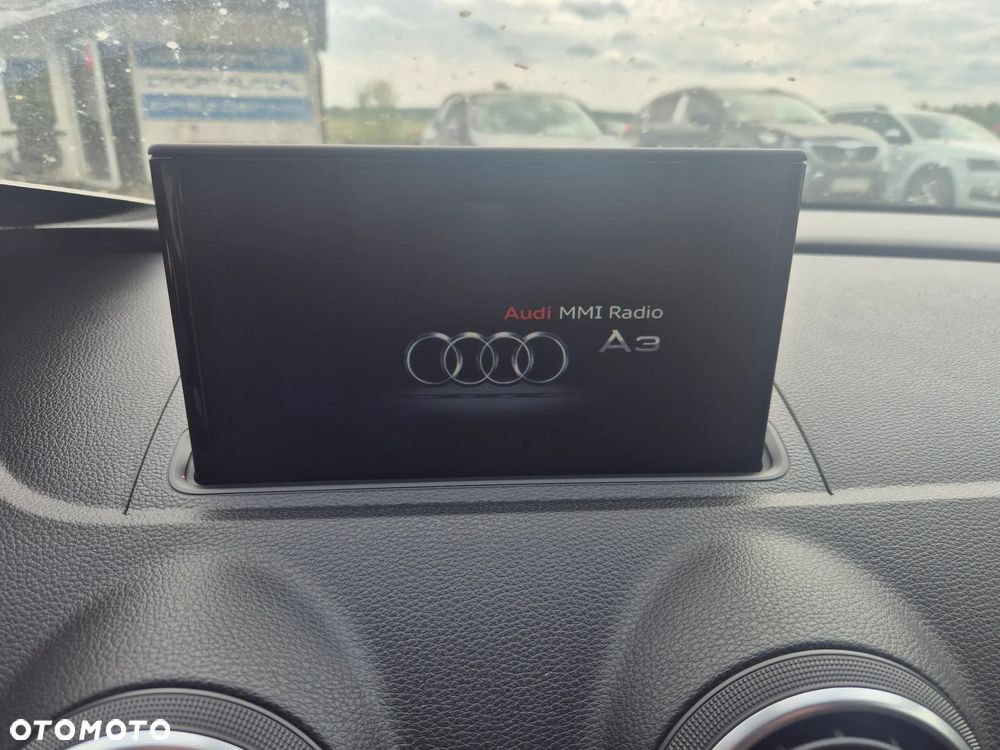 Audi A3 Sportback 2.0 TDI S tronic S line Sportpaket - 24