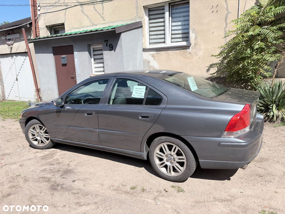 Volvo S60 2.4D Momentum - 4